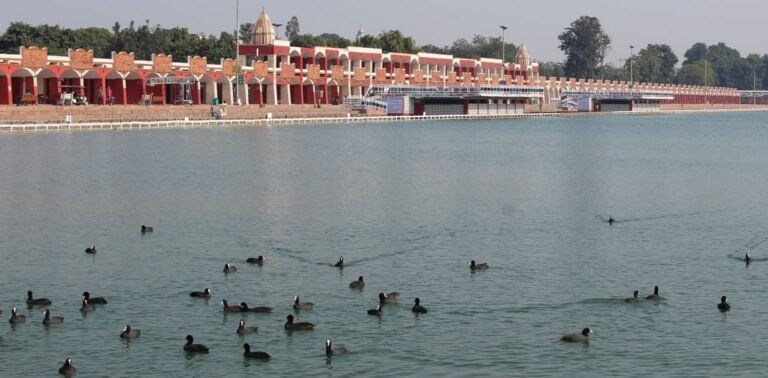Brahma Sarovar Kurukshetra Travel History Guide brahma sarovar